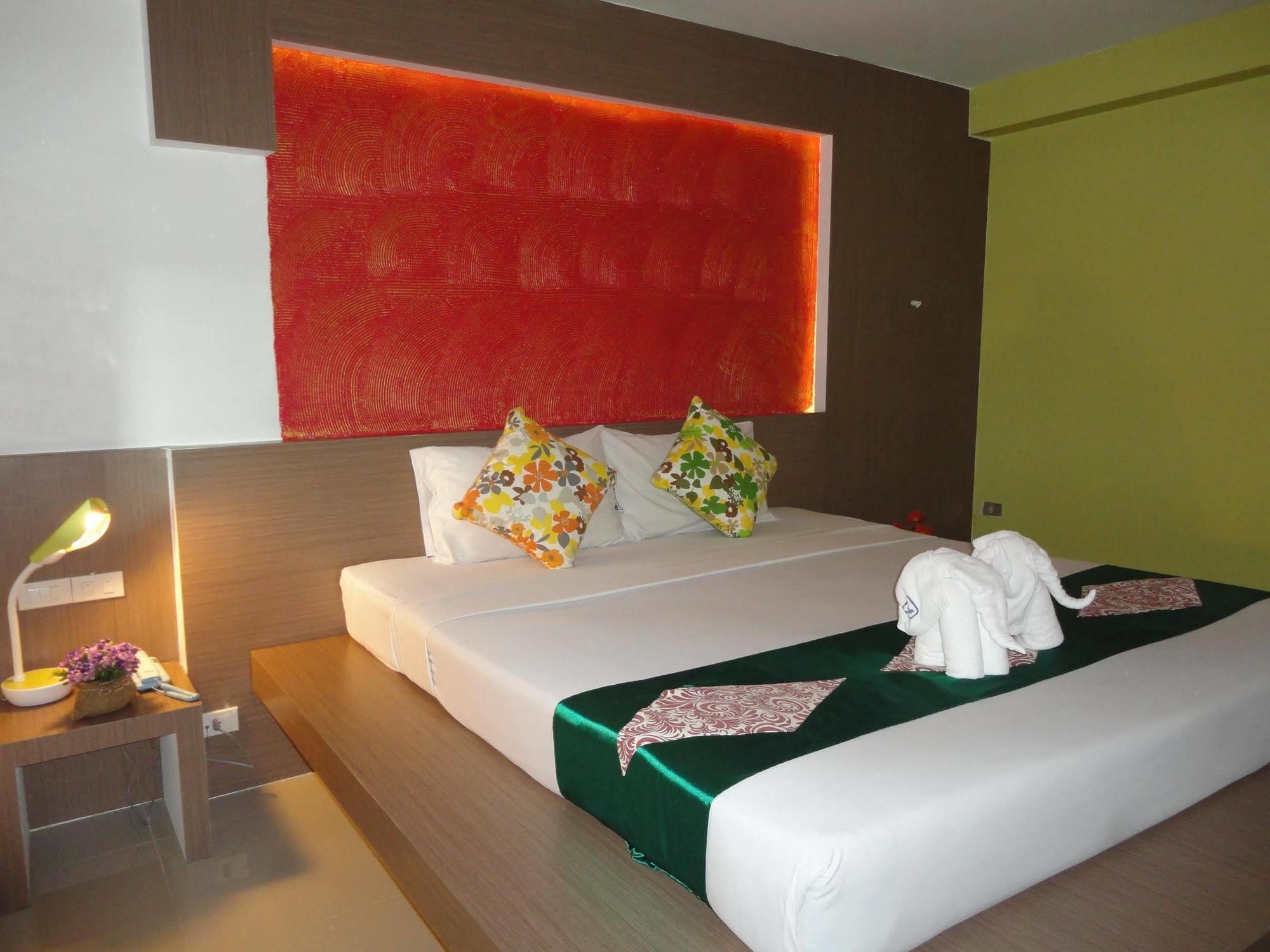 La Moon At Phuket - Sha Extra Plus Екстер'єр фото